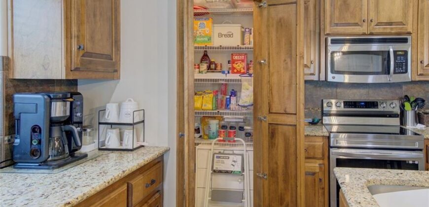 13305 N Copper Ridge Drive, Platte City, MO 64079