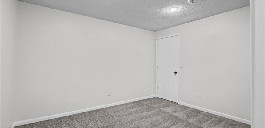 8706 N Troost Avenue, Kansas City, MO 64155