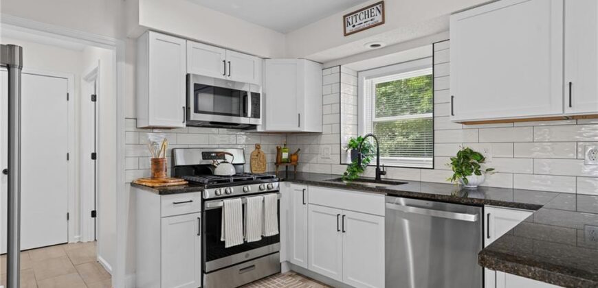 8706 N Troost Avenue, Kansas City, MO 64155