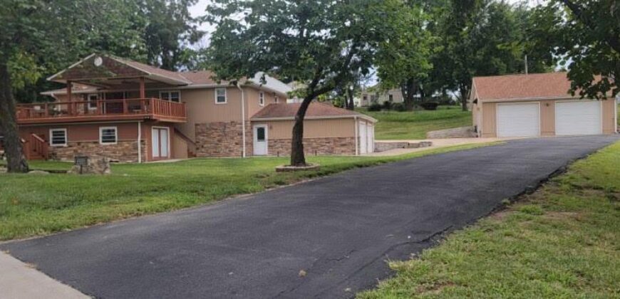 5001 NW High Drive Drive, Riverside, MO 64150