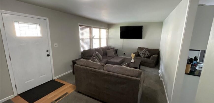 1111 NE 43rd Street, Kansas City, MO 64116