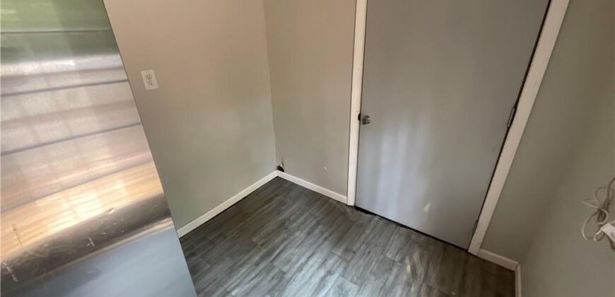 1111 NE 43rd Street, Kansas City, MO 64116