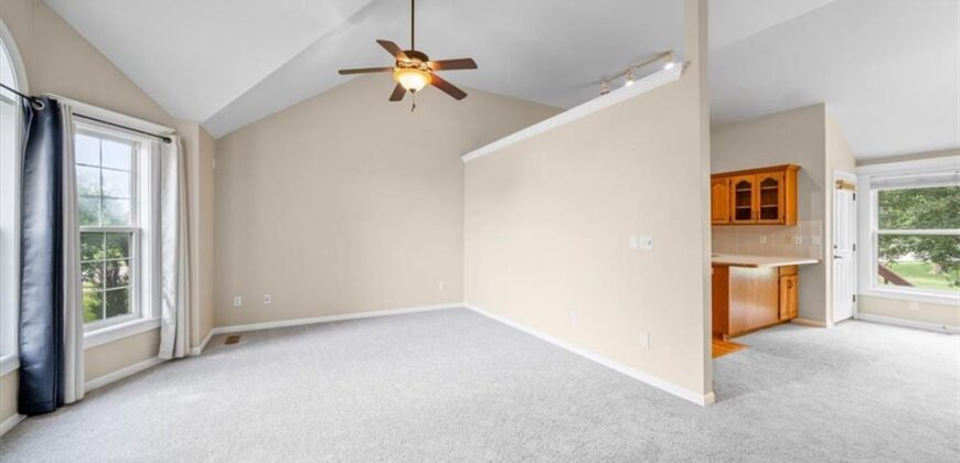 201 Mesa Drive, Smithville, MO 64089