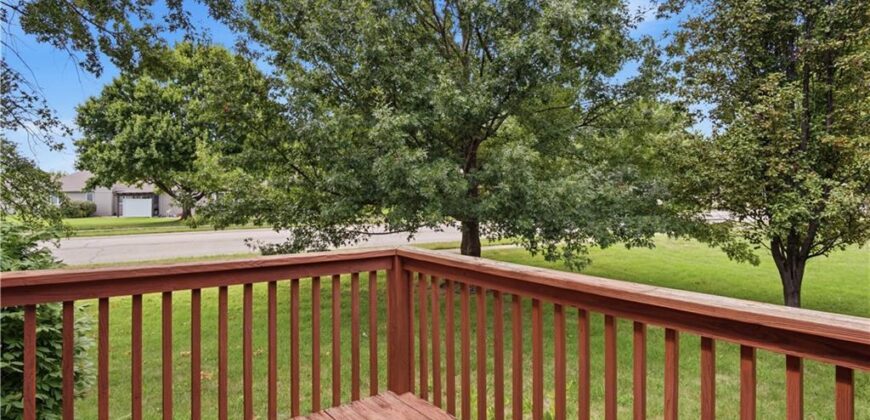 201 Mesa Drive, Smithville, MO 64089