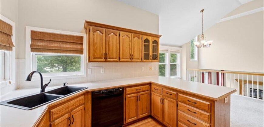 201 Mesa Drive, Smithville, MO 64089