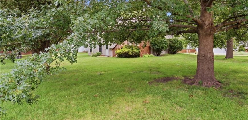 201 Mesa Drive, Smithville, MO 64089