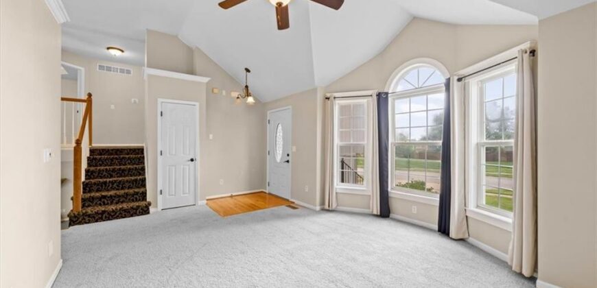 201 Mesa Drive, Smithville, MO 64089