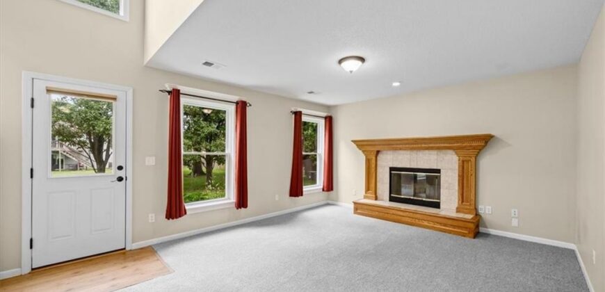 201 Mesa Drive, Smithville, MO 64089