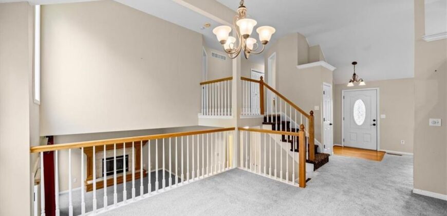 201 Mesa Drive, Smithville, MO 64089