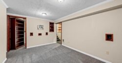 201 Mesa Drive, Smithville, MO 64089
