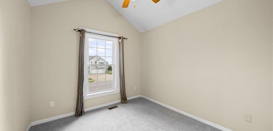 201 Mesa Drive, Smithville, MO 64089
