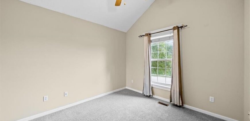 201 Mesa Drive, Smithville, MO 64089
