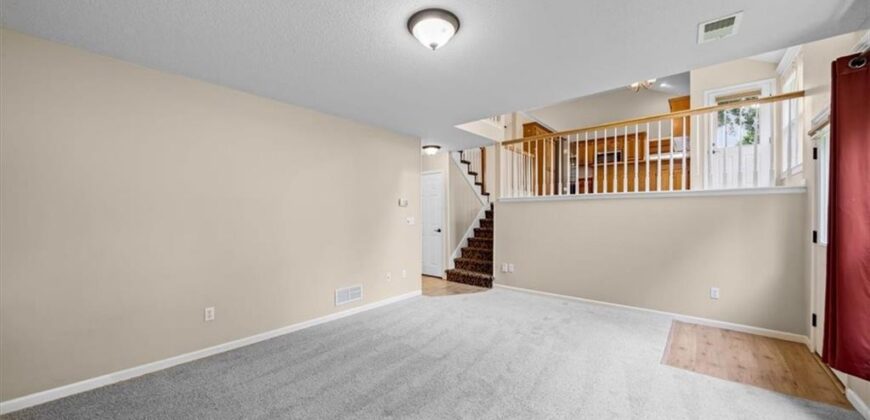 201 Mesa Drive, Smithville, MO 64089