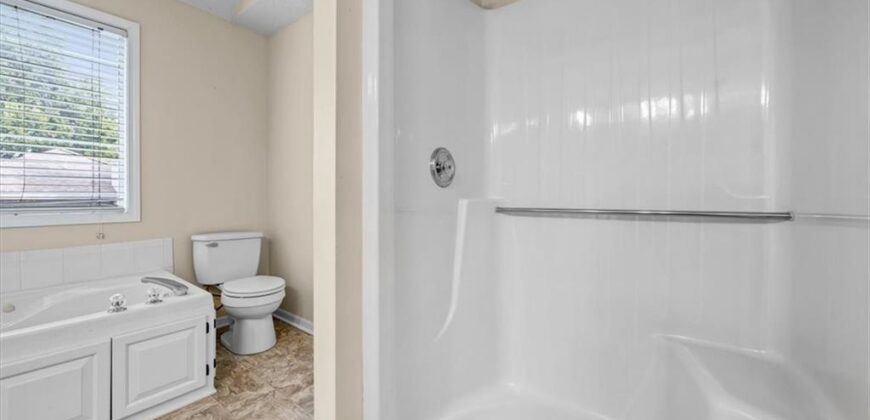 201 Mesa Drive, Smithville, MO 64089