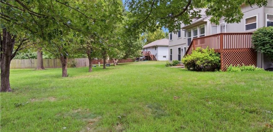 201 Mesa Drive, Smithville, MO 64089