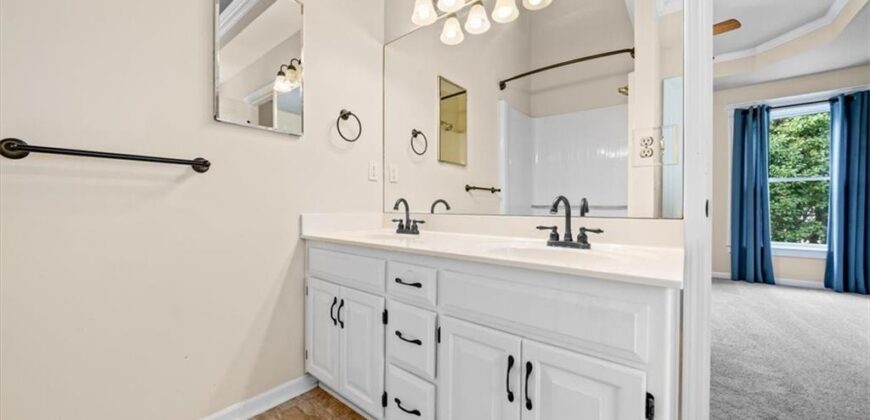 201 Mesa Drive, Smithville, MO 64089