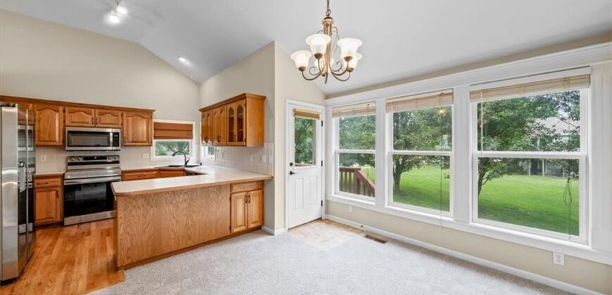 201 Mesa Drive, Smithville, MO 64089