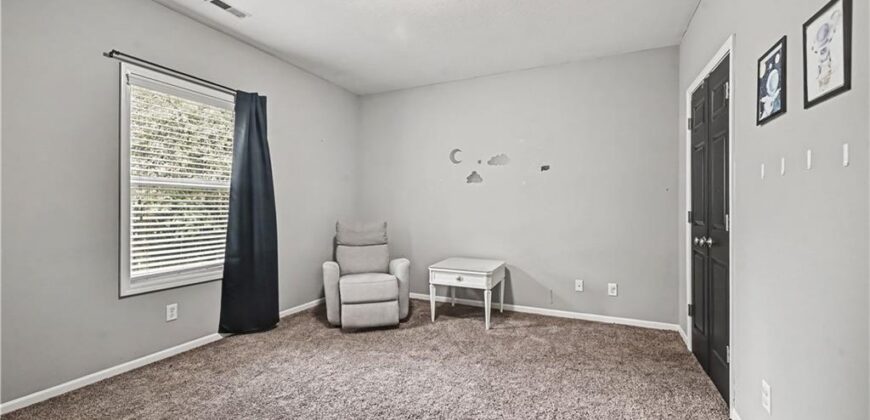 10726 N Tennessee Avenue, Kansas City, MO 64157