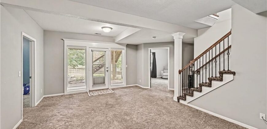 10726 N Tennessee Avenue, Kansas City, MO 64157