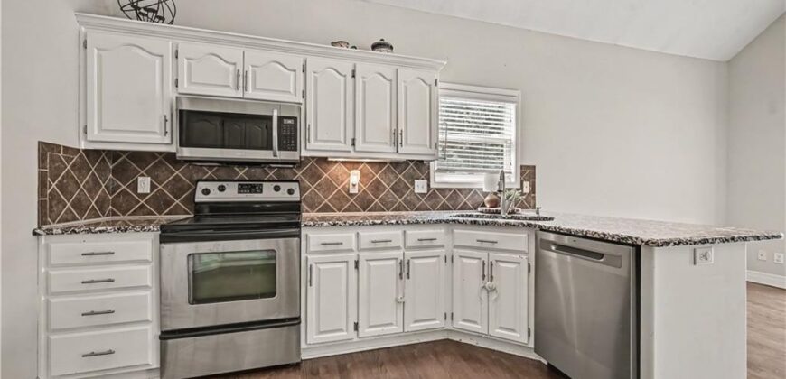 10726 N Tennessee Avenue, Kansas City, MO 64157