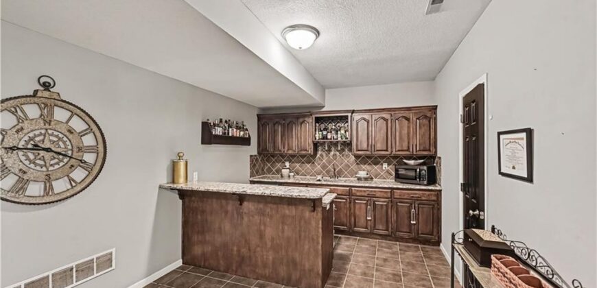 10726 N Tennessee Avenue, Kansas City, MO 64157