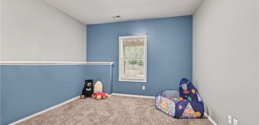 10726 N Tennessee Avenue, Kansas City, MO 64157
