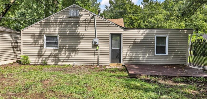 3820 N Brighton Avenue, Kansas City, MO 64117