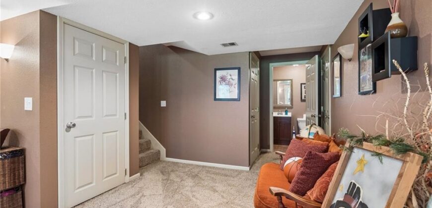 1721 Parkside Drive, Liberty, MO 64068