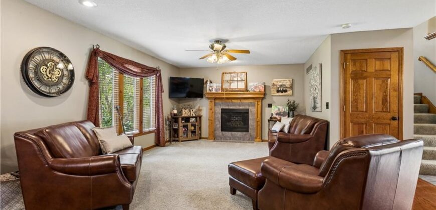 1721 Parkside Drive, Liberty, MO 64068