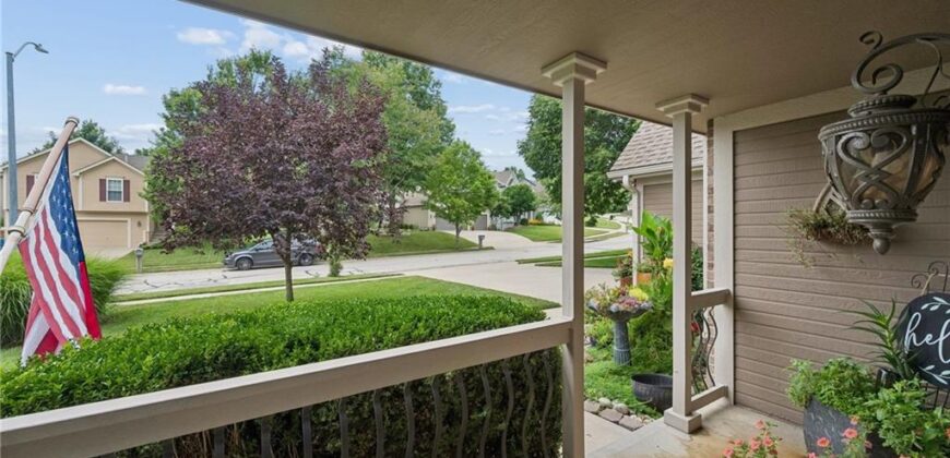 1721 Parkside Drive, Liberty, MO 64068
