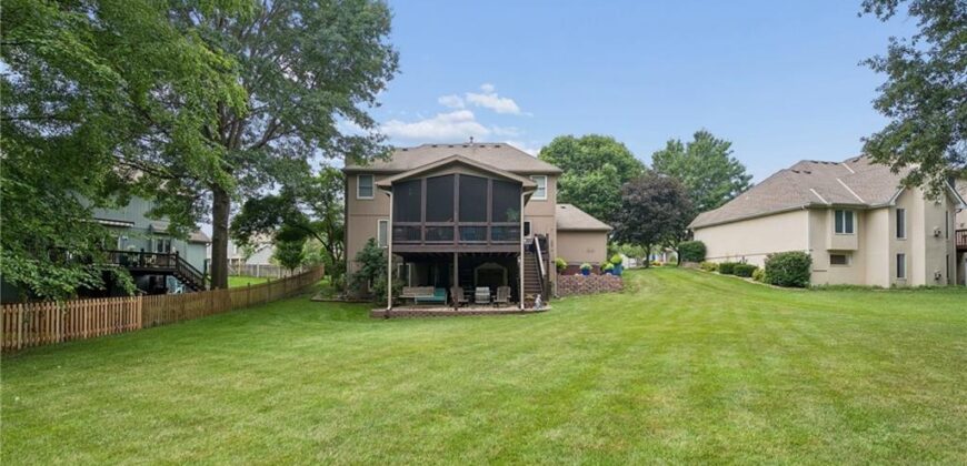 1721 Parkside Drive, Liberty, MO 64068