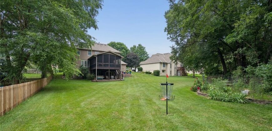 1721 Parkside Drive, Liberty, MO 64068