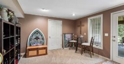 1721 Parkside Drive, Liberty, MO 64068