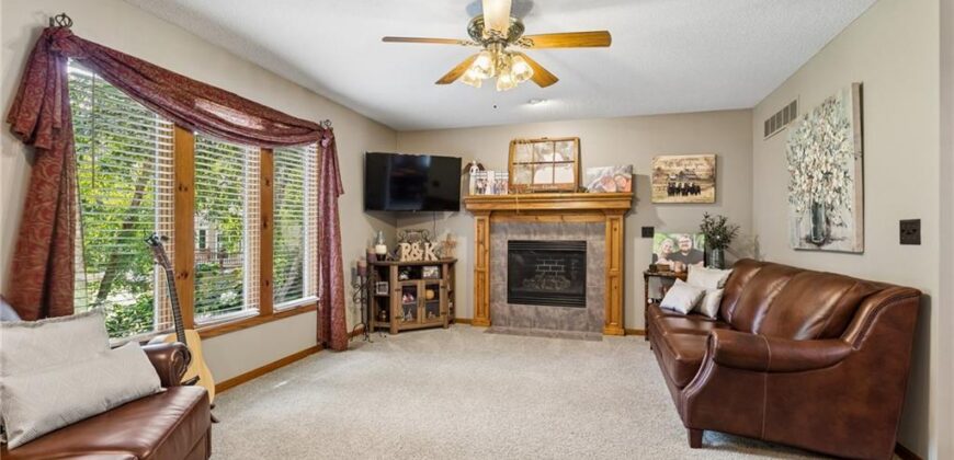 1721 Parkside Drive, Liberty, MO 64068