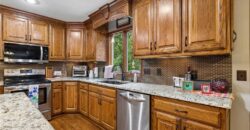 1721 Parkside Drive, Liberty, MO 64068