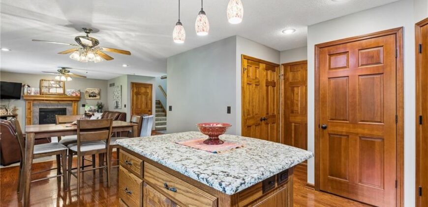 1721 Parkside Drive, Liberty, MO 64068