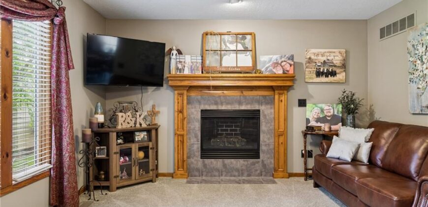 1721 Parkside Drive, Liberty, MO 64068