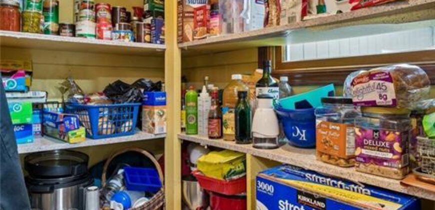 1721 Parkside Drive, Liberty, MO 64068