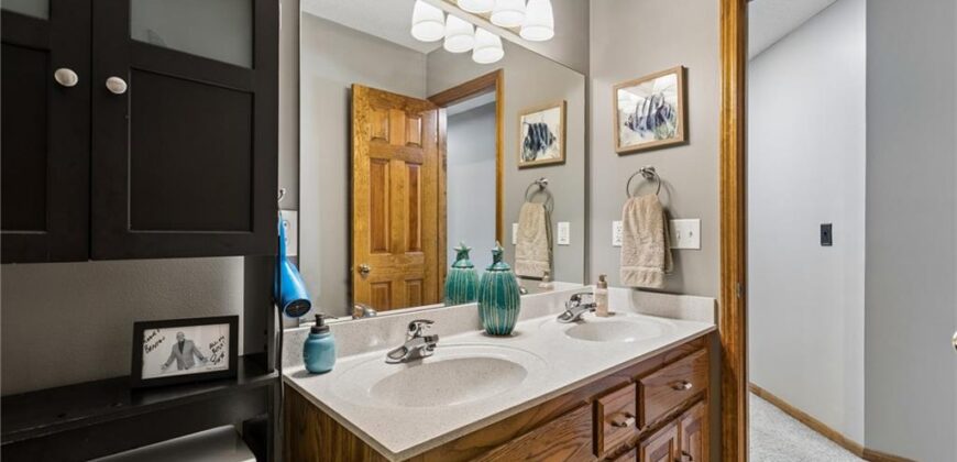 1721 Parkside Drive, Liberty, MO 64068