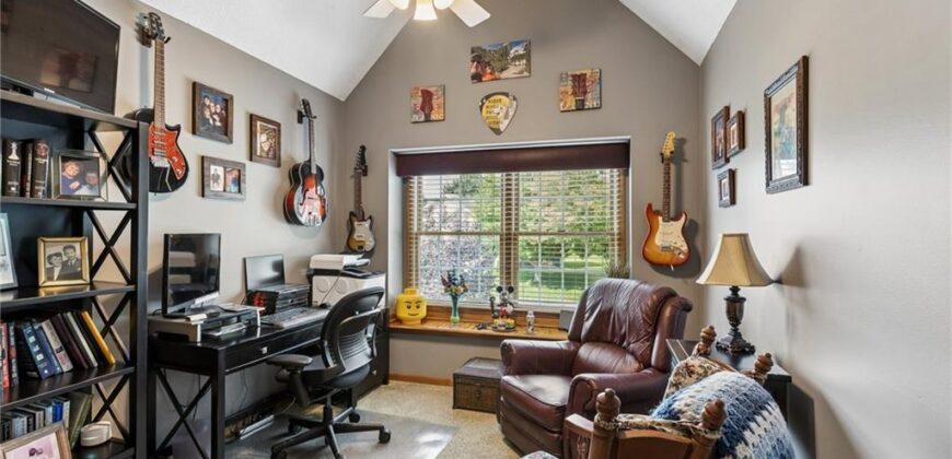1721 Parkside Drive, Liberty, MO 64068