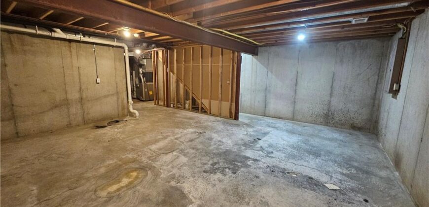8822 Timber Creek Lane, Pleasant Valley, MO 64068