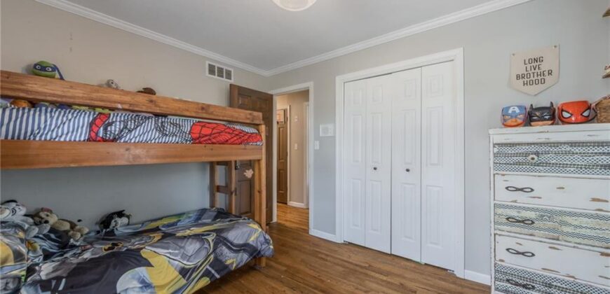 1713 NE 69th Terrace, Gladstone, MO 64118