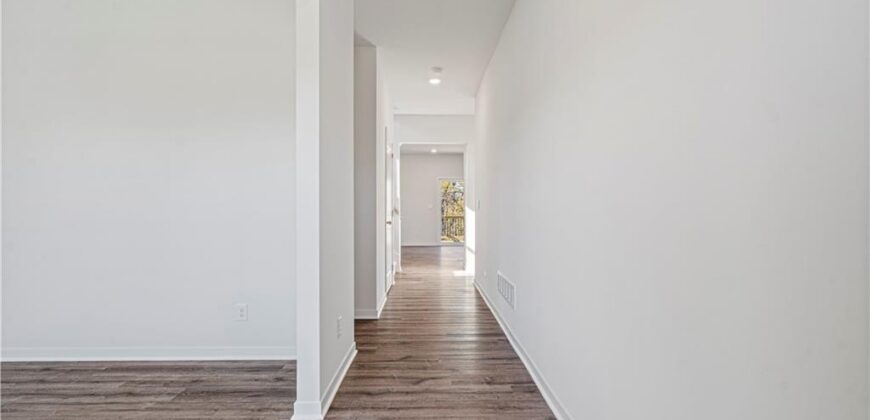 10704 N Richmond Avenue, Kansas City, MO 64157
