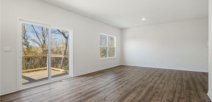 10704 N Richmond Avenue, Kansas City, MO 64157