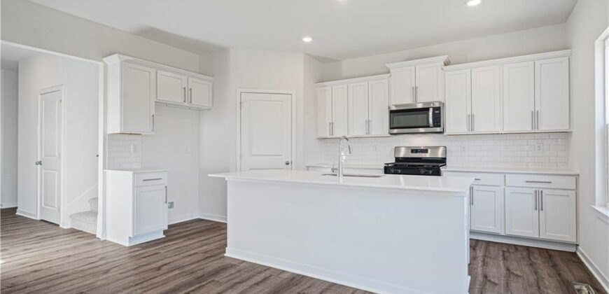 10704 N Richmond Avenue, Kansas City, MO 64157