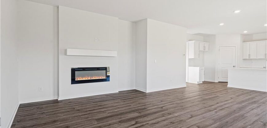 10704 N Richmond Avenue, Kansas City, MO 64157
