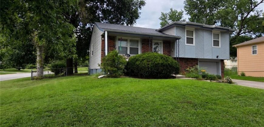5200 NE 56th Place, Kansas City, MO 64119