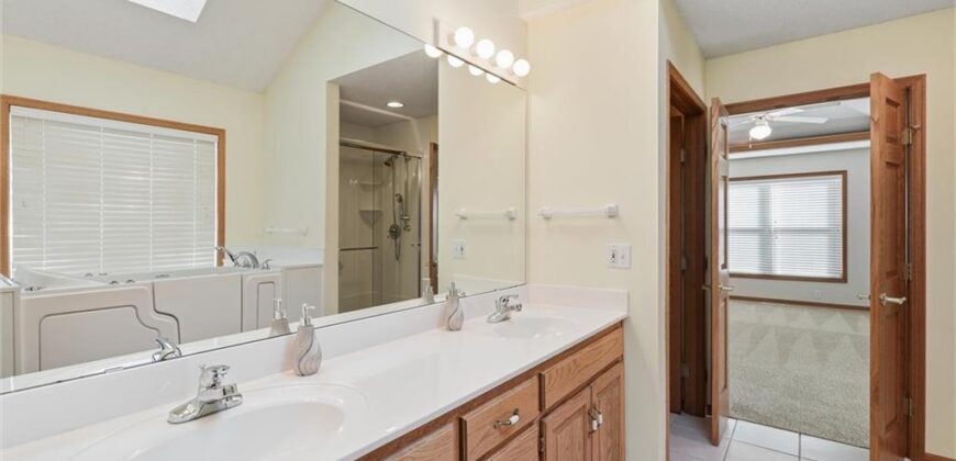 7907 N Cherry Street, Kansas City, MO 64118