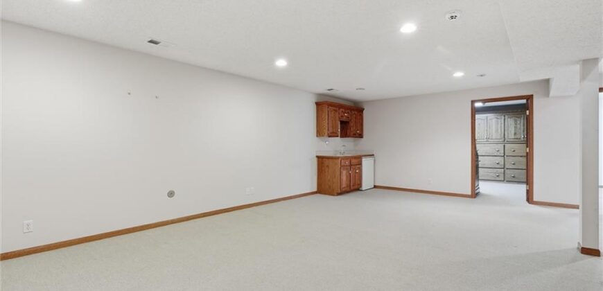 7907 N Cherry Street, Kansas City, MO 64118