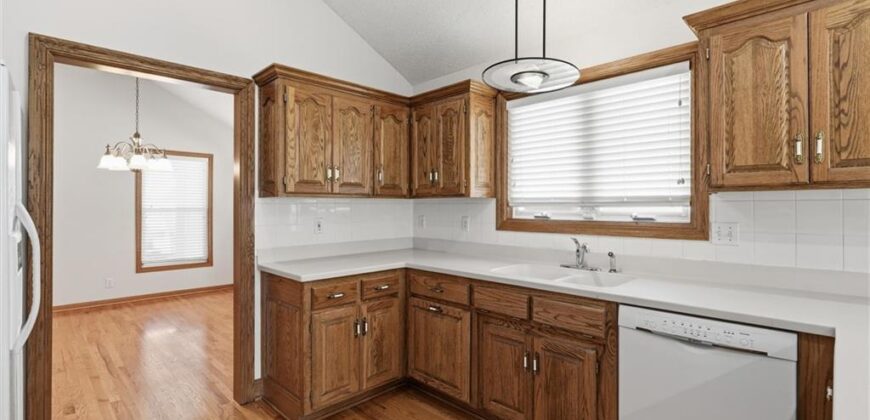 7907 N Cherry Street, Kansas City, MO 64118